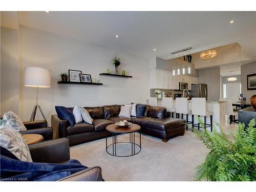 6 1/2 Kopperfield Lane, Hamilton, ON - Indoor Photo Showing Living Room