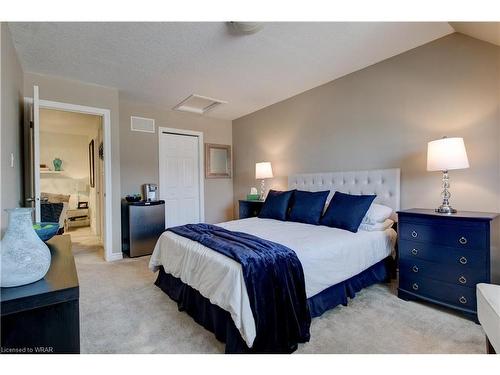 6 1/2 Kopperfield Lane, Hamilton, ON - Indoor Photo Showing Bedroom