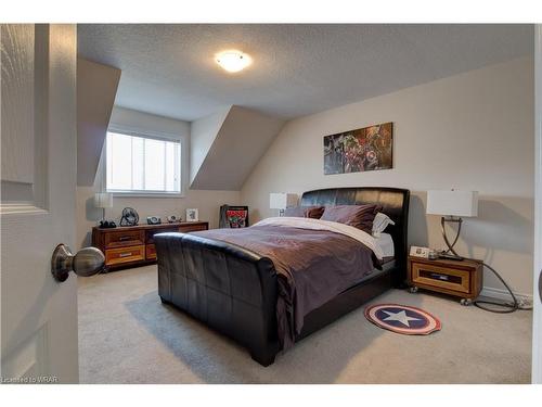 6 1/2 Kopperfield Lane, Hamilton, ON - Indoor Photo Showing Bedroom