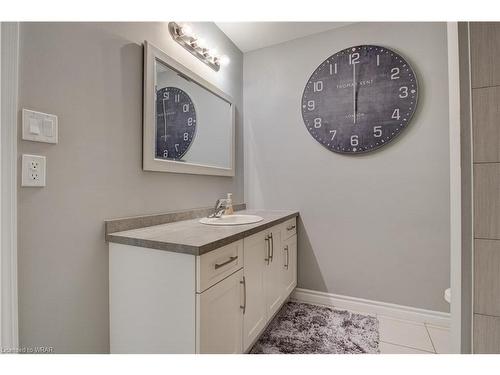 6 1/2 Kopperfield Lane, Hamilton, ON - Indoor Photo Showing Bathroom