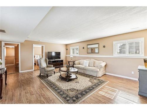 1188 Sheffield Road, Hamilton, ON - Indoor Photo Showing Living Room