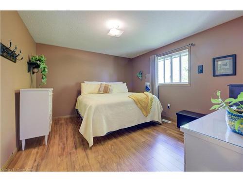 178 Melissa Crescent, Mount Forest, ON - Indoor Photo Showing Bedroom