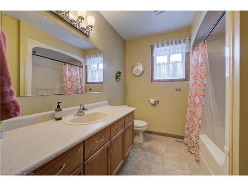 178 Melissa Crescent, Mount Forest, ON - Indoor Photo Showing Bathroom