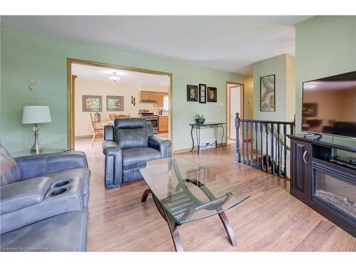 178 Melissa Crescent, Mount Forest, ON - Indoor Photo Showing Living Room