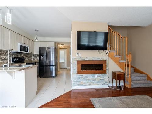 915 Cook Crescent Crescent, Shelburne, ON - Indoor Photo Showing Kitchen