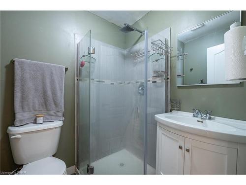 915 Cook Crescent Crescent, Shelburne, ON - Indoor Photo Showing Bathroom