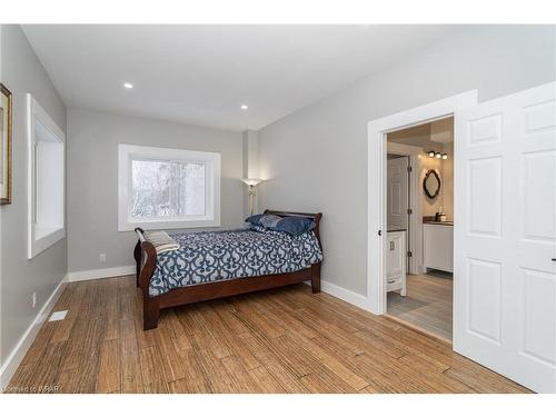 17 Deerhurst Highlands Drive, Huntsville, ON - Indoor Photo Showing Bedroom