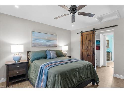 2648 Wilson Place, Innisfil, ON - Indoor Photo Showing Bedroom