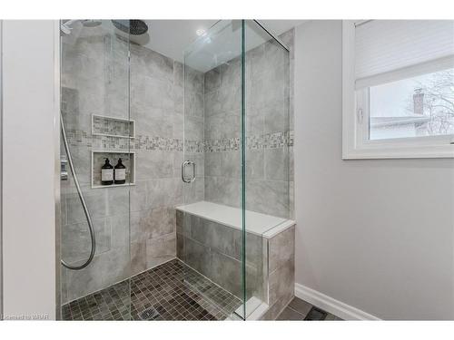 8 Croyden Place, Waterloo, ON - Indoor Photo Showing Bathroom