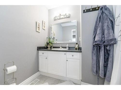 6 Isaiah Drive, Kitchener, ON - Indoor Photo Showing Bathroom