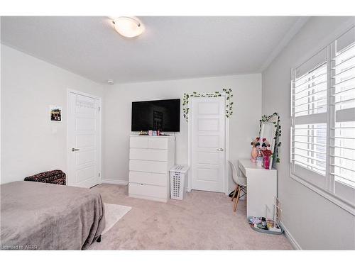 40 Compass Trail, Cambridge, ON - Indoor Photo Showing Bedroom