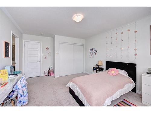 40 Compass Trail, Cambridge, ON - Indoor Photo Showing Bedroom