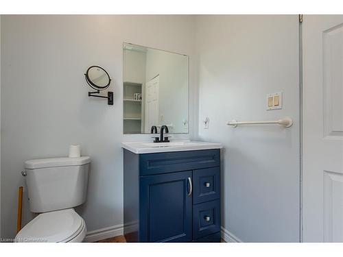 28 Beale Street, Woodstock, ON - Indoor Photo Showing Bathroom