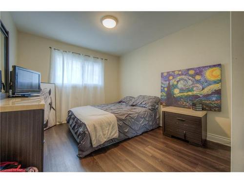 61A Cumberland Street, Brantford, ON - Indoor Photo Showing Bedroom