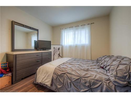 61A Cumberland Street, Brantford, ON - Indoor Photo Showing Bedroom