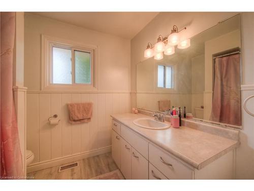 61A Cumberland Street, Brantford, ON - Indoor Photo Showing Bathroom