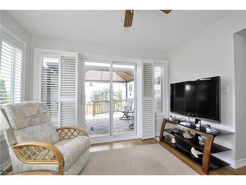 106 Dunadry Lane, Freelton, ON - Indoor Photo Showing Living Room