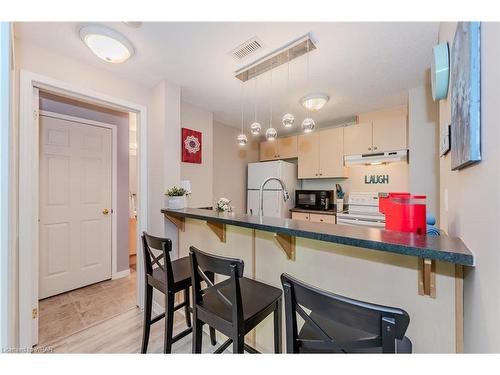 2C-45 Cedarhill Crescent, Kitchener, ON - Indoor Photo Showing Kitchen