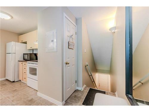 2C-45 Cedarhill Crescent, Kitchener, ON - Indoor Photo Showing Kitchen