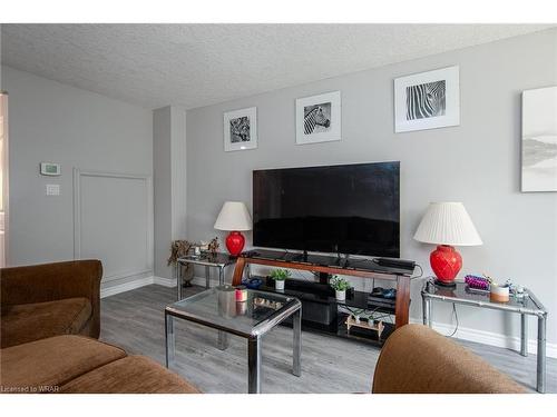 776 Paris Boulevard, Waterloo, ON - Indoor Photo Showing Living Room