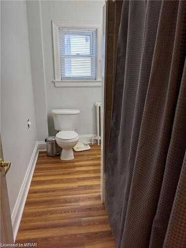 4-99 Roseview Avenue, Cambridge, ON - Indoor Photo Showing Bathroom