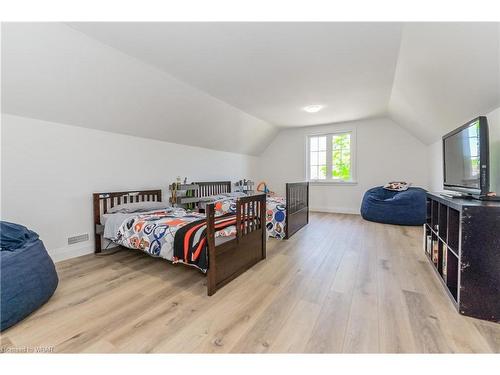 25 High Street, Drayton, ON - Indoor Photo Showing Bedroom