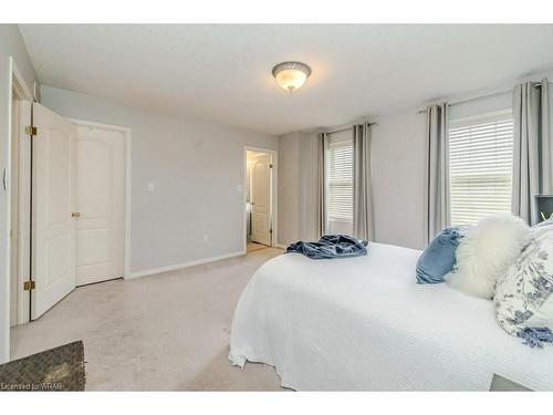 40 Harris Street, Cambridge, ON - Indoor Photo Showing Bedroom