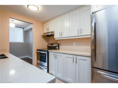 104-375 King Street N, Waterloo, ON - Indoor Photo Showing Kitchen