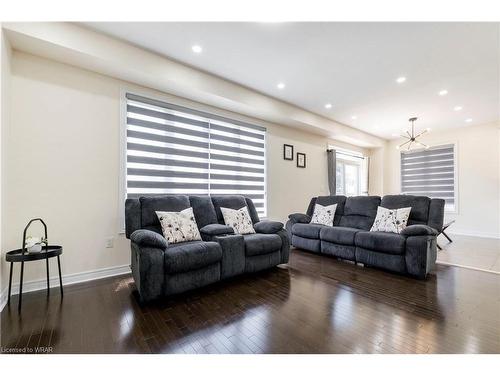 599 Pinery Trail, Waterloo, ON - Indoor Photo Showing Living Room