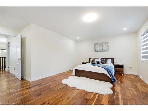 599 Pinery Trail, Waterloo, ON - Indoor Photo Showing Bedroom