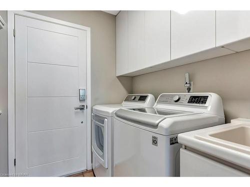 134 Olive Street, Grimsby, ON - Indoor Photo Showing Laundry Room