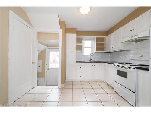 130 Bridgeport Road E, Waterloo, ON - Indoor Photo Showing Kitchen