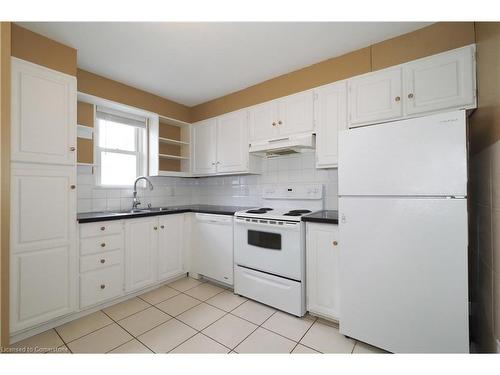 130 Bridgeport Road E, Waterloo, ON - Indoor Photo Showing Kitchen With Double Sink