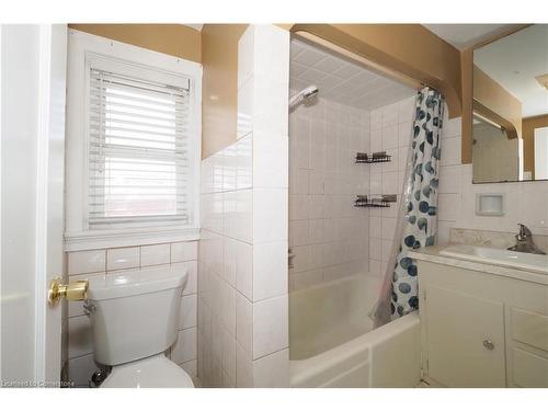 130 Bridgeport Road E, Waterloo, ON - Indoor Photo Showing Bathroom