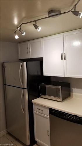 803-1510 Richmond Street, London, ON - Indoor Photo Showing Kitchen