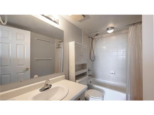 803-1510 Richmond Street, London, ON - Indoor Photo Showing Bathroom