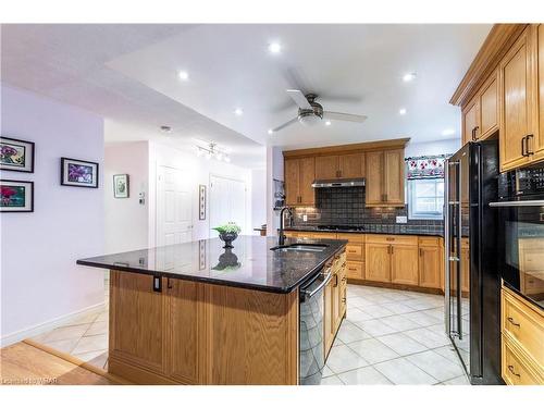 30 Jones Crescent, Tillsonburg, ON - Indoor Photo Showing Kitchen