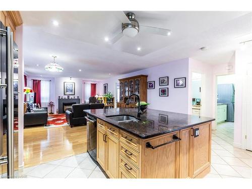 30 Jones Crescent, Tillsonburg, ON - Indoor Photo Showing Kitchen With Double Sink