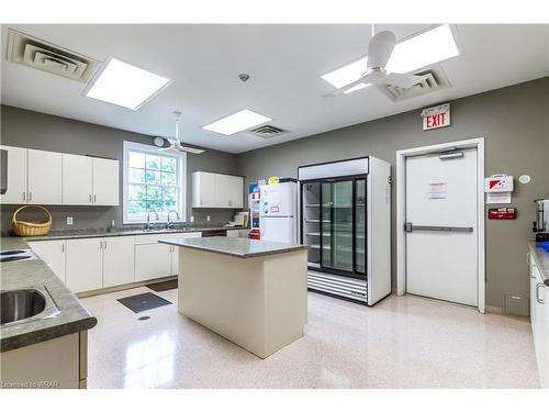 30 Jones Crescent, Tillsonburg, ON - Indoor Photo Showing Kitchen