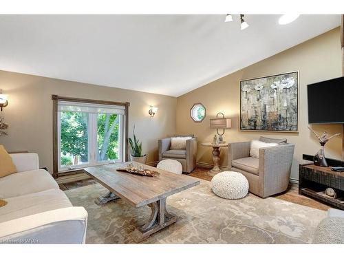 1276 Swan Street, Ayr, ON - Indoor Photo Showing Living Room