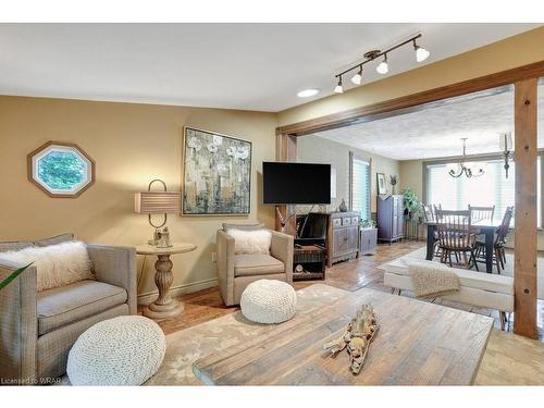 1276 Swan Street, Ayr, ON - Indoor Photo Showing Living Room