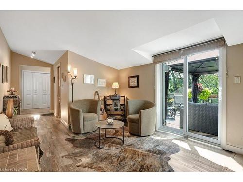 1276 Swan Street, Ayr, ON - Indoor Photo Showing Living Room