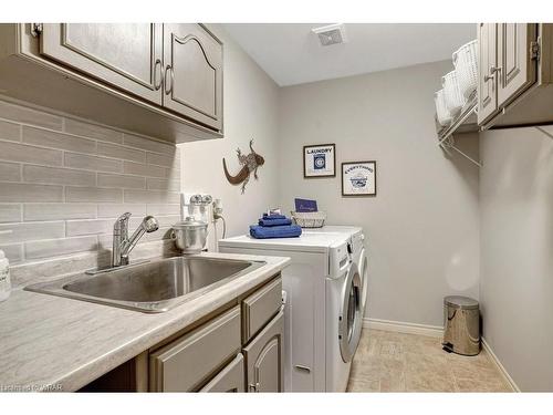 1276 Swan Street, Ayr, ON - Indoor Photo Showing Laundry Room