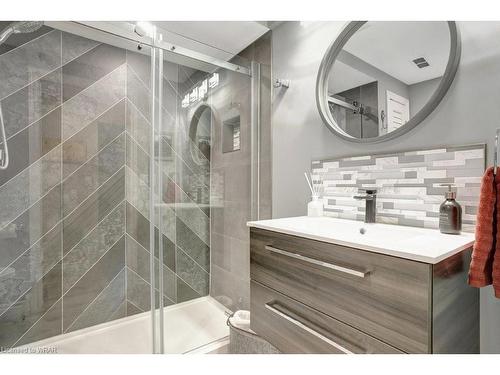 1276 Swan Street, Ayr, ON - Indoor Photo Showing Bathroom