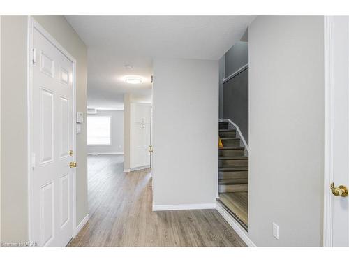 574 Alberta Avenue, Woodstock, ON - Indoor Photo Showing Other Room