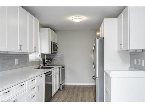 574 Alberta Avenue, Woodstock, ON - Indoor Photo Showing Kitchen With Stainless Steel Kitchen