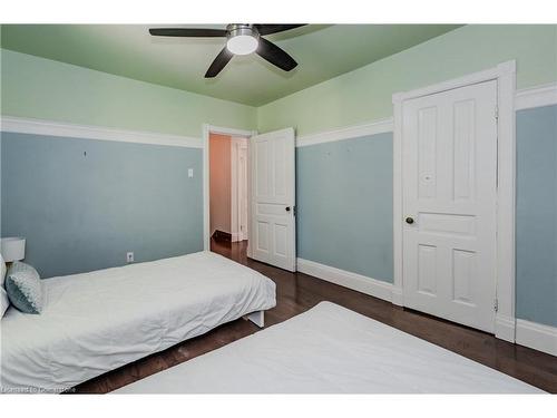 7 Richmond Avenue, Kitchener, ON - Indoor Photo Showing Bedroom