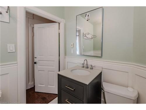 7 Richmond Avenue, Kitchener, ON - Indoor Photo Showing Bathroom