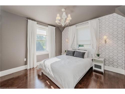 7 Richmond Avenue, Kitchener, ON - Indoor Photo Showing Bedroom