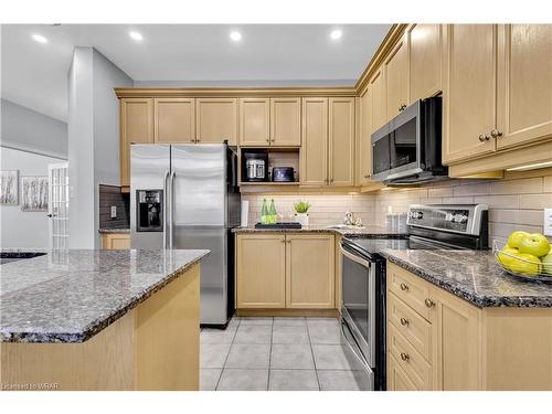 618 Thomas Slee Drive, Kitchener, ON - Indoor Photo Showing Kitchen With Stainless Steel Kitchen